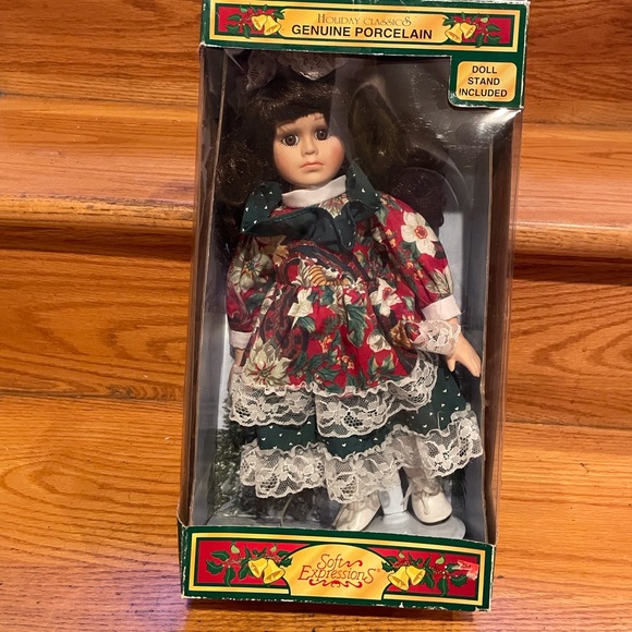 Vintage Soft Expression Genuine Porcelain "Holiday Classics" - Picture 1 of 6